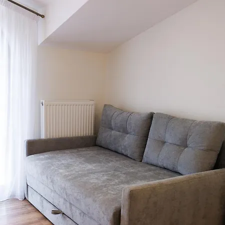 в центрі Shaian