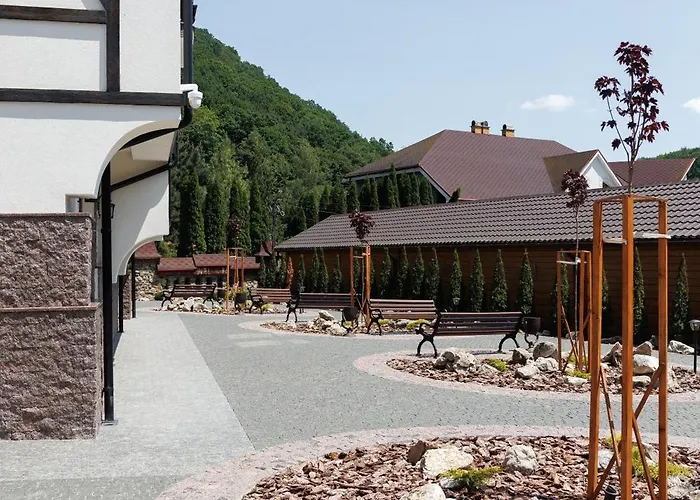 в центрі Daire *